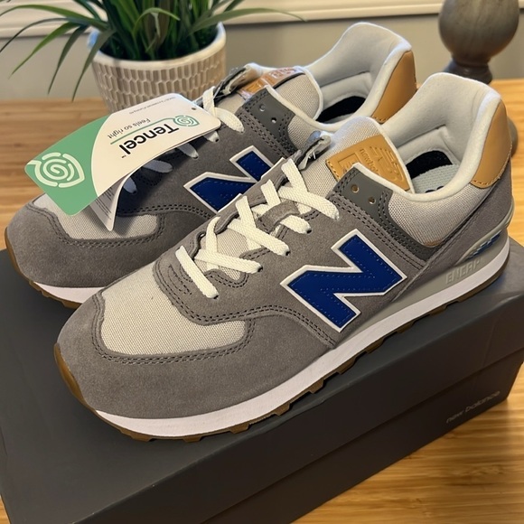 New Balance Leather 574 Core Sneakers New With Box - Picture 4 of 7